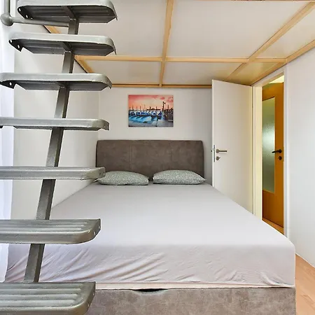 Marie Louise 2396 Apartamento